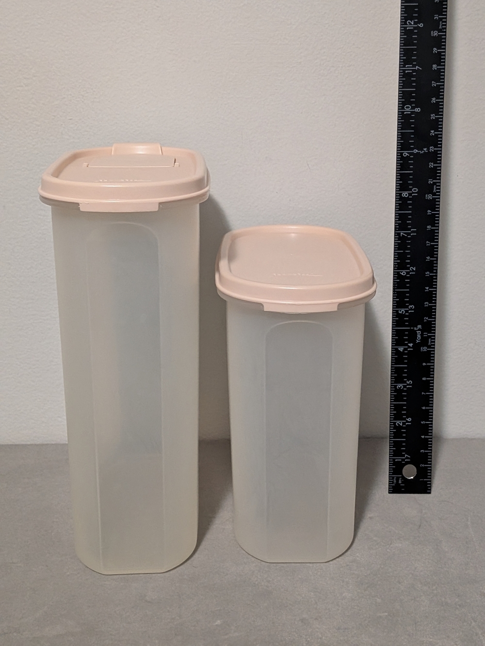 Set Of 2 Tupperware Modular Mates W/ Pink Lids 1.7 & 2.3 Liters - Picture 4 of 6